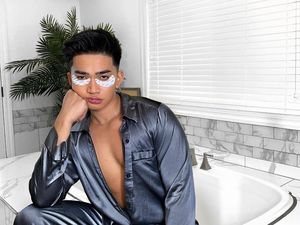 Lagi Pandemi, Selebgram Marah Lihat Fans Datang ke Rumah untuk Foto Bareng