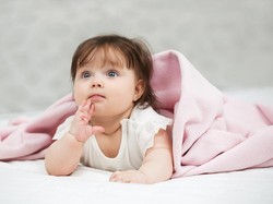 40 Nama Bayi Perempuan Islami Terpopuler di 2021, Liya hingga Zara