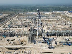 Rekind - JGC Sukses Pengangkatan Heavy Equipment Selexol