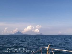 Warga Pesisir Pandeglang Dengar Dentuman Misterius, Aktivitas Gunung Anak Krakatau? Warga Pesisir Pandeglang Dengar Dentuman Misterius, Aktivitas Gunung Anak Krakatau?