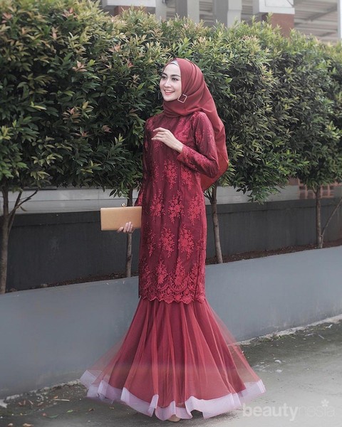 Hijab Maroon