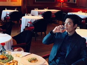 Lihat Lagi Momen Kulineran Lee Min Ho yang Main The King: Eternal Monarch Lihat Lagi Momen Kulineran Lee Min Ho yang Main The King: Eternal Monarch