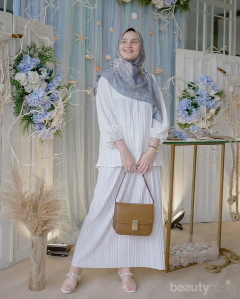 Dear Hijabers Padu Padan Busana  Warna  Putih  Ini Gak 