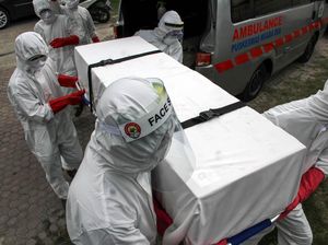 Wanita Tolak Ibunya Dilabeli COVID-19, Begini Pemulasaran Jenazah Probable Wanita Tolak Ibunya Dilabeli COVID-19, Begini Pemulasaran Jenazah Probable