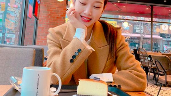 10 Bukti Kalau Moon Ga Young Mempesona Saat Kulineran