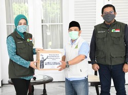 Jabar Bergerak Salurkan 600 Paket Sembako ke Guru Ngaji & Pemuka Agama