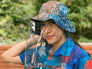 Topi Corona Lagi Hits, Dipakai Cathy Sharon dan Aliya Rajasa
