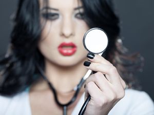 Perusahaan Sex Toys Donasikan Stok Alat Medis Bahan Fetish ke RS Perusahaan Sex Toys Donasikan Stok Alat Medis Bahan Fetish ke RS