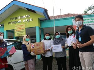 Aksi Sosial Pembagian APD di Tangsel