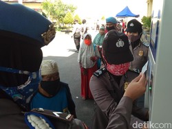 ATM Beras di Cirebon Disiapkan untuk Warga Terdampak Corona