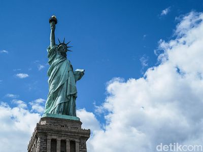 Throwback, Lihat Lagi Keramaian Traveler di Patung Liberty