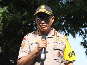 Kapolres Jakbar Janji Segera Tangkap Begal yang Buang Celurit di Tol
