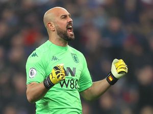 Kocaknya Pepe Reina, Itu Kepalanya Bukan Telur Kocaknya Pepe Reina, Itu Kepalanya Bukan Telur