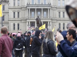 DPR AS Akan Makzulkan Trump, Inggris Berduka Atas Musibah Sriwijaya Air