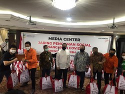 Mensos Tunjuk Pos Indonesia Salurkan Bantuan Sosial COVID-19