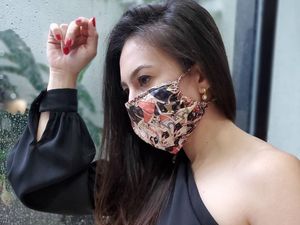 Foto: Macam-macam Gaya Artis Indonesia Pakai Masker Kain