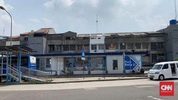 PSBB di Tangsel: Jalan Tutup, Stasiun Sepi, Pasar Ramai
