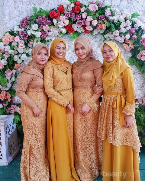 6 Inspirasi Model Baju Seragam Pernikahan Warna Kuning Dan Gold