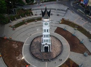 Begini Suasana Jam Gadang Saat Pandemi Virus Corona Begini Suasana Jam Gadang Saat Pandemi Virus Corona