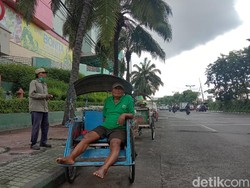 Cerita Hilangnya Rezeki Penarik Becak Saat PGS Ditutup Gegara Corona