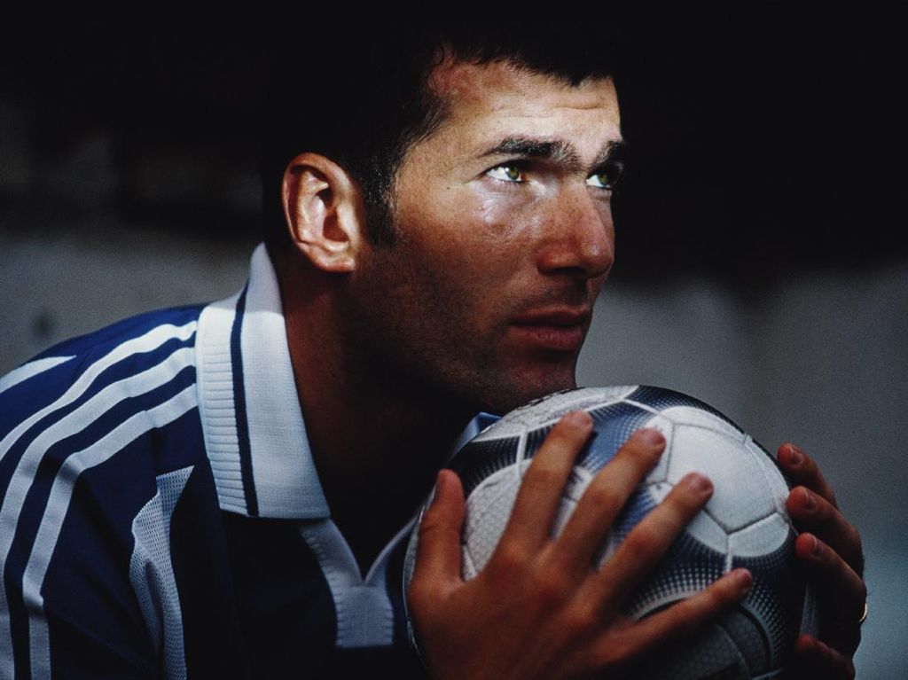 Dulu, Zinedine Zidane Nyaris Main di Liga Inggris Dulu, Zinedine Zidane Nyaris Main di Liga Inggris