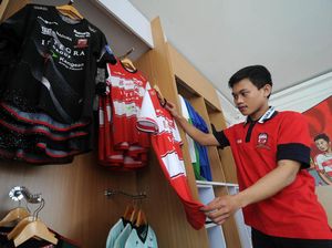 Madura United Lelang Jersey untuk Perangi COVID-19