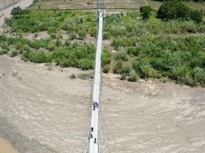 Tergerus Aliran Sungai, Jembatan Gantung di Kuningan Diperbaiki
