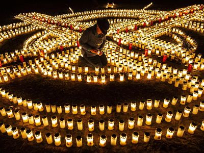 Ribuan Lilin Dinyalakan di Jerman Kenang Korban COVID-19