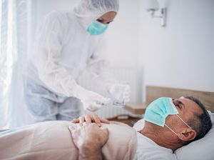 Sempat Lumpuh, Tenaga Medis yang Alami Komplikasi Corona Berhasil Sembuh