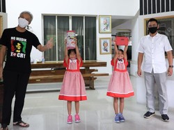 Manisnya, 2 Bocah di Semarang Sumbangkan Isi Celengan untuk Tangani Corona