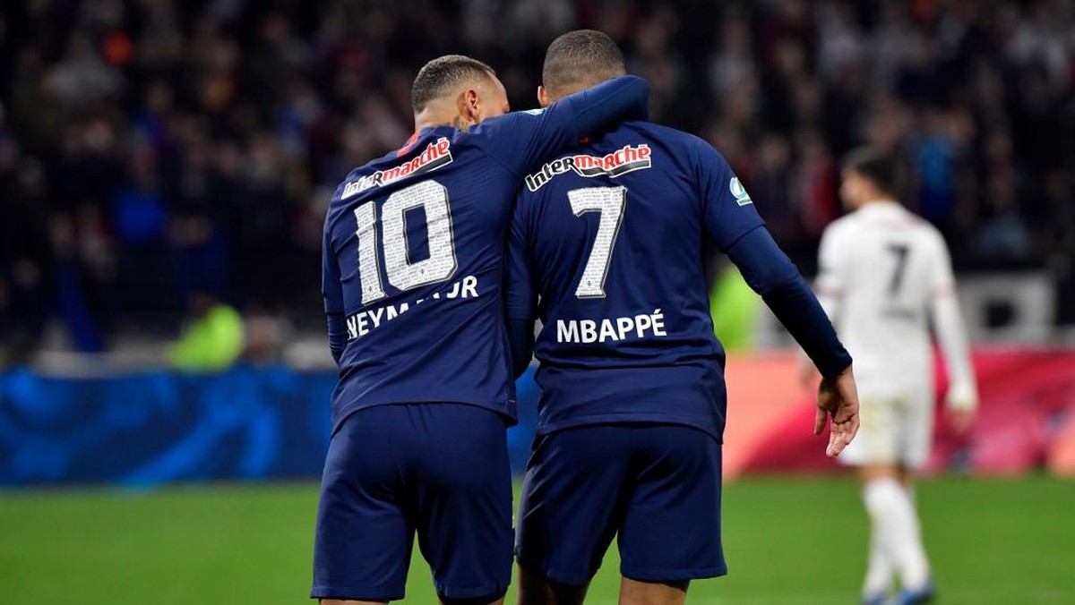 Ada pandemi virus corona, Neymar dan Kylian Mbappe makin sulit dibeli (AFP/PHILIPPE DESMAZES)