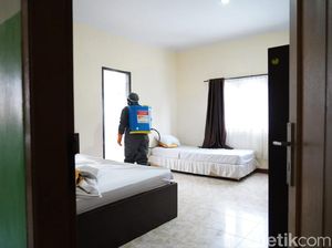 Cegah Corona, Hotel untuk Tim Medis-LP Anak di Makassar Disemprot Disinfektan Cegah Corona, Hotel untuk Tim Medis-LP Anak di Makassar Disemprot Disinfektan