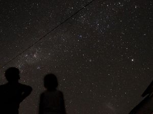 Malam Penuh Bintang Rupanya Juga Dihiasi Gerhana, Begini Kata NASA Malam Penuh Bintang Rupanya Juga Dihiasi Gerhana, Begini Kata NASA