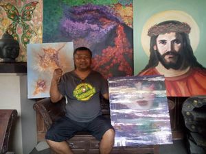 Perupa Asal Magelang Ini Barter Karya dengan Sembako untuk Bantu Warga