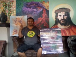 Perupa Asal Magelang Ini Barter Karya dengan Sembako untuk Bantu Warga