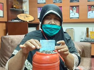 Ikhlasnya Nenek Sumarsih Celengan Umrohnya Disumbangkan untuk Tangani Corona