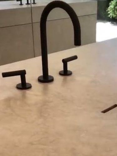 5 Daya Tarik Rumah Minimalis Kim Kardashian, Simpel Tapi Berharga Fantastis