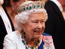 Ratu Elizabeth II Reunian dengan Keluarga Kerajaan tapi Ada Jarak Sosial