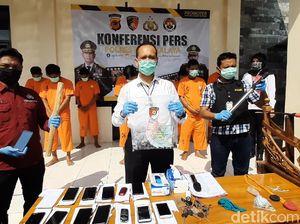 Kepergok Judi Adu Muncang, 19 Pria Tasikmalaya Ditangkap Polisi Kepergok Judi Adu Muncang, 19 Pria Tasikmalaya Ditangkap Polisi