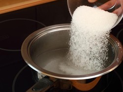 Peneliti Berhasil Membuat Ekstrak Vanila dari Botol Plastik