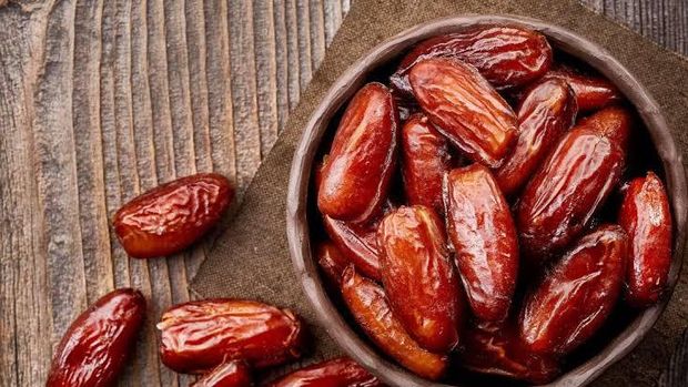 5 Manfaat Luar Biasa Rutin Makan Kurma saat Sahur dan Buka Puasa
