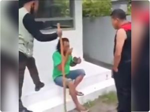 Heboh 3 Satpam Museum Keris Aniaya Pak Becak yang Diteriaki Maling Heboh 3 Satpam Museum Keris Aniaya Pak Becak yang Diteriaki Maling