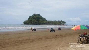 Wisatawan Dipalak di Pantai Air Manis, Pokdarwis Langsung Dibekukan