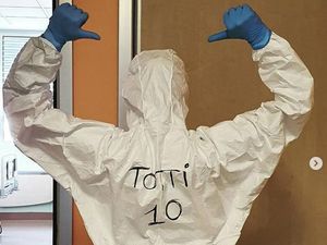 Tepuk Tangan Para Bintang Sepakbola untuk Tenaga Medis