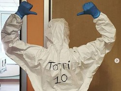 Tepuk Tangan Para Bintang Sepakbola untuk Tenaga Medis