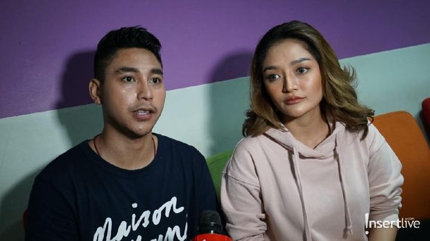 Krisjiana Baharudin dan Siti Badriah