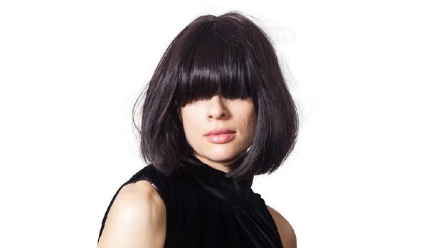 Photo taken at the personal studio of the photographer.