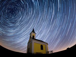 Pesona Keindahan Langit Austria yang Memukau