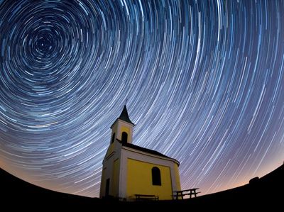 Pesona Keindahan Langit Austria yang Memukau