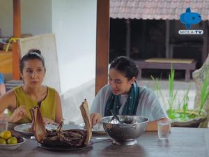 Cerita Happy Salma Belajar Arti Kesabaran dari Memasak Bebek Betutu Cerita Happy Salma Belajar Arti Kesabaran dari Memasak Bebek Betutu